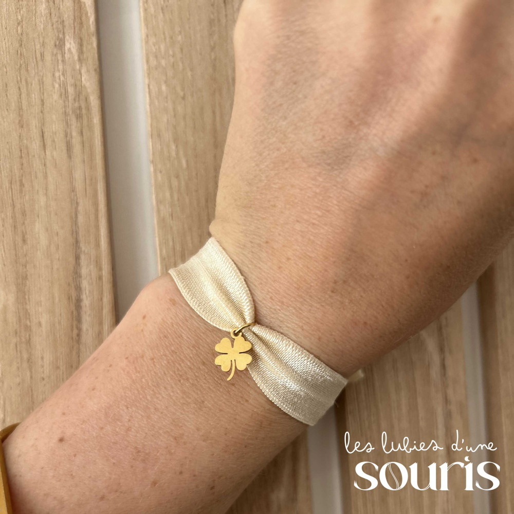 ★ Bracelet nude  / Pendentif : trèfle à 4 feuilles